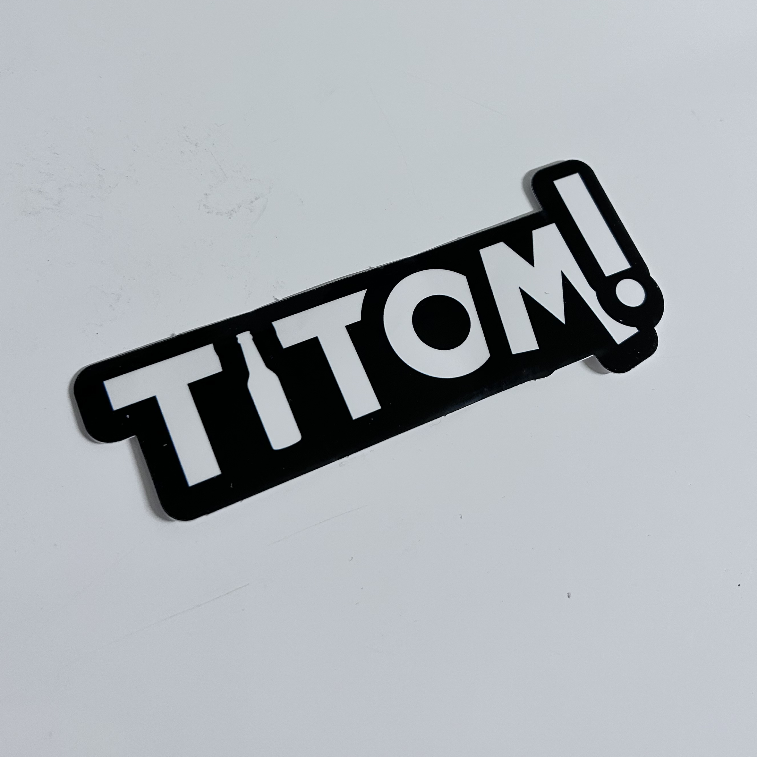 Sticker titom Sticker titom